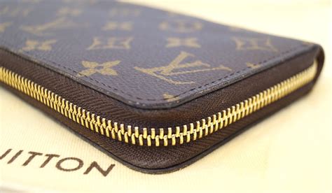 zippy wallet louis vuitton price.